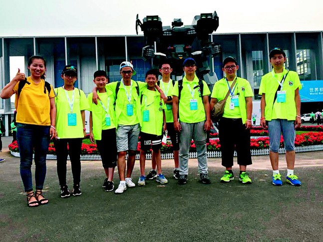 2017世界機器人大會上 太原中學生隊勇奪桂冠